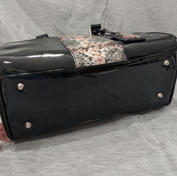 NWT Beijo "Falling For You" handbag Merlot Snake - Picture 7 of 10